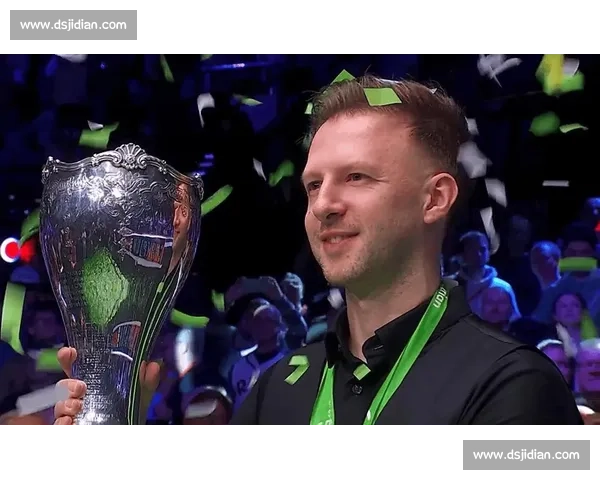 15 年圆梦！利索夫斯基携女友捧杯，与特鲁姆普相拥泪目